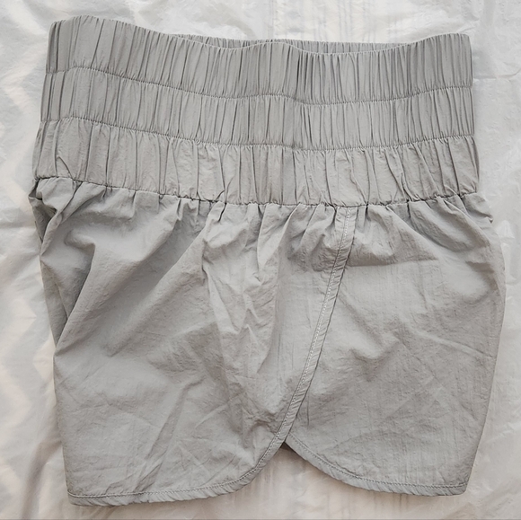 Athletic high waist shorts in light grey size S - Picture 9 of 9